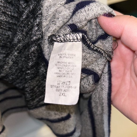 Sweater - Picture 3 of 3